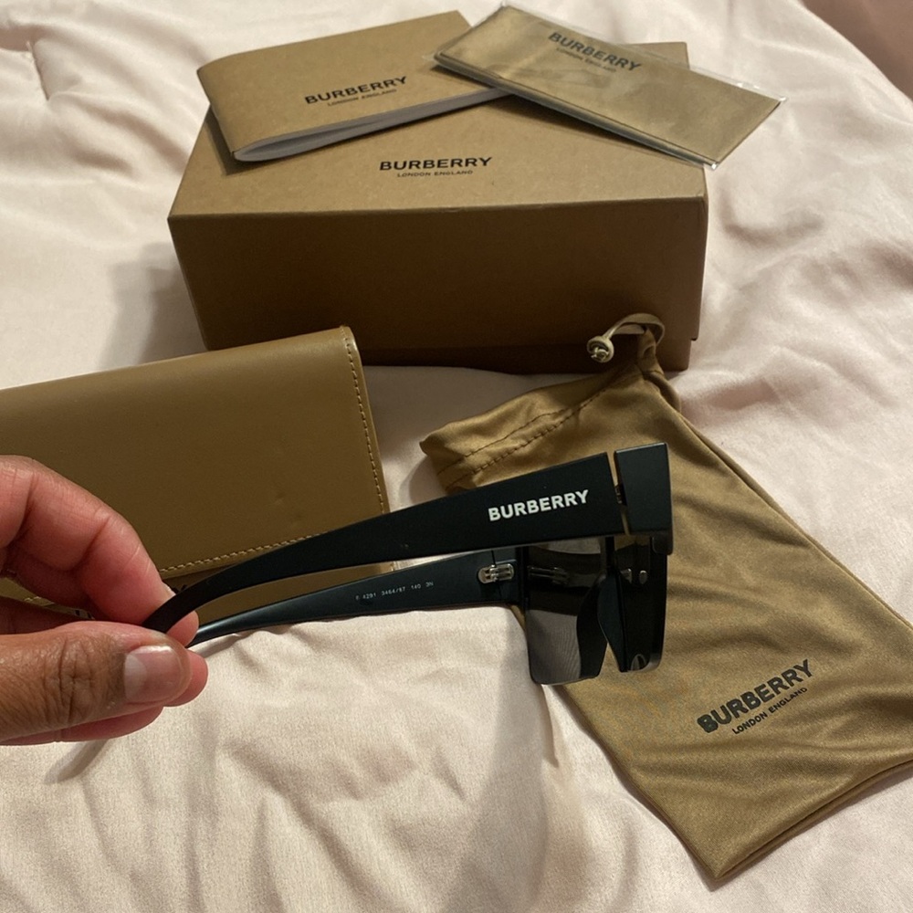 BURBERRY BE4291 Square Frame Sunglasses - Black - Picture 4 of 7